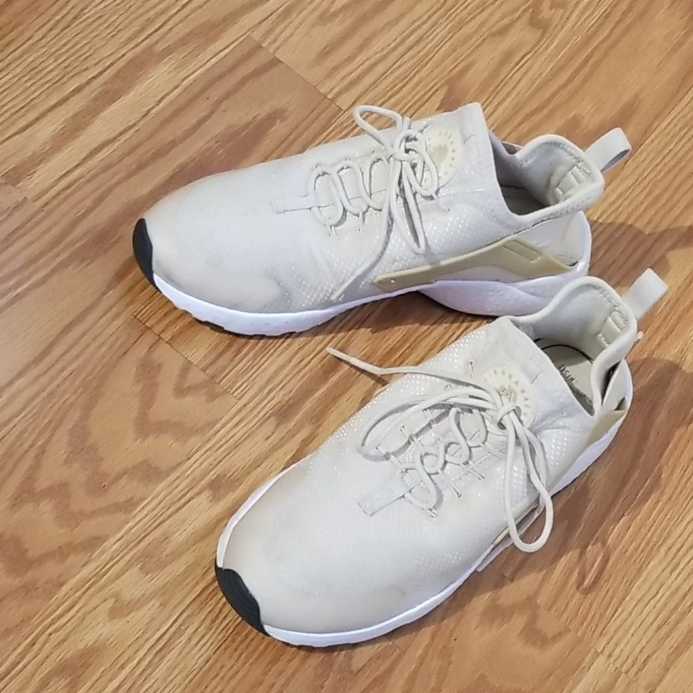 Nike air‎ huarac 9.5